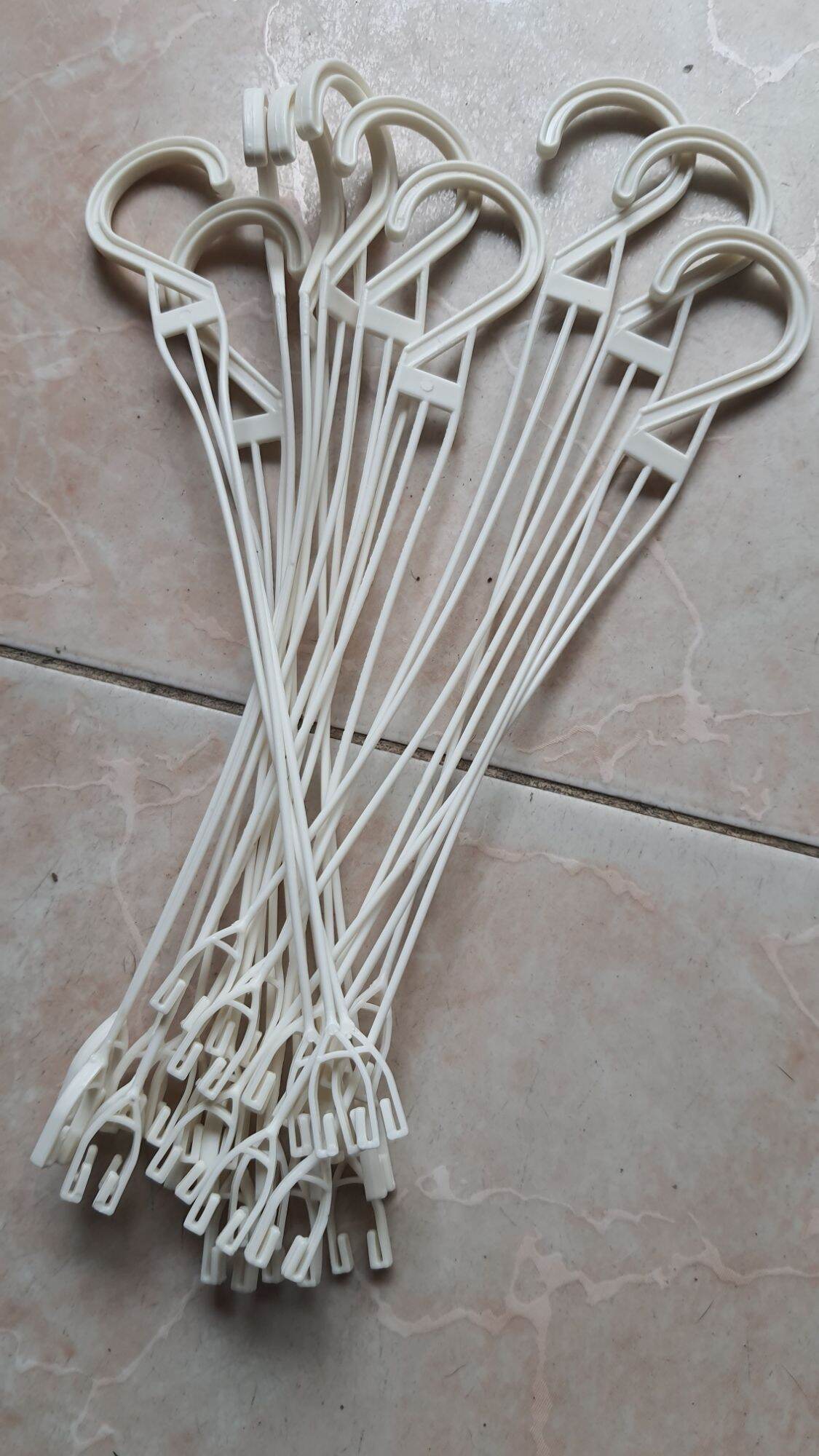 móc treo chậu nhựa