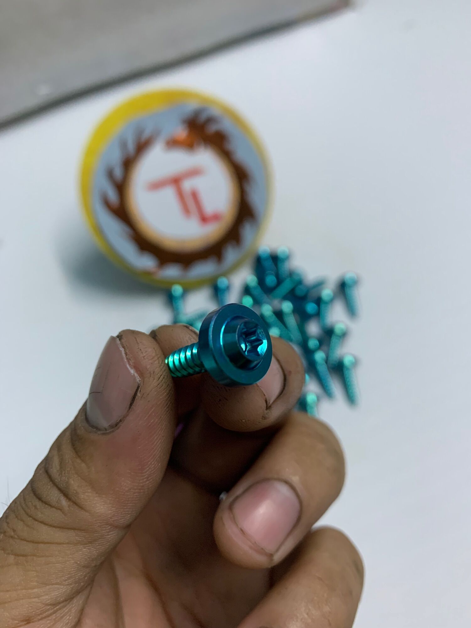 Ốc vít xoắn 5 ly titan Gr5