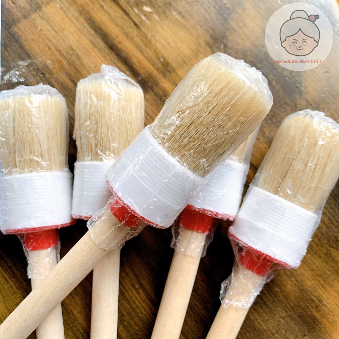 Cọ rửa xe - Cọ tròn vệ sinh xe cán gỗ - Cọ mềm