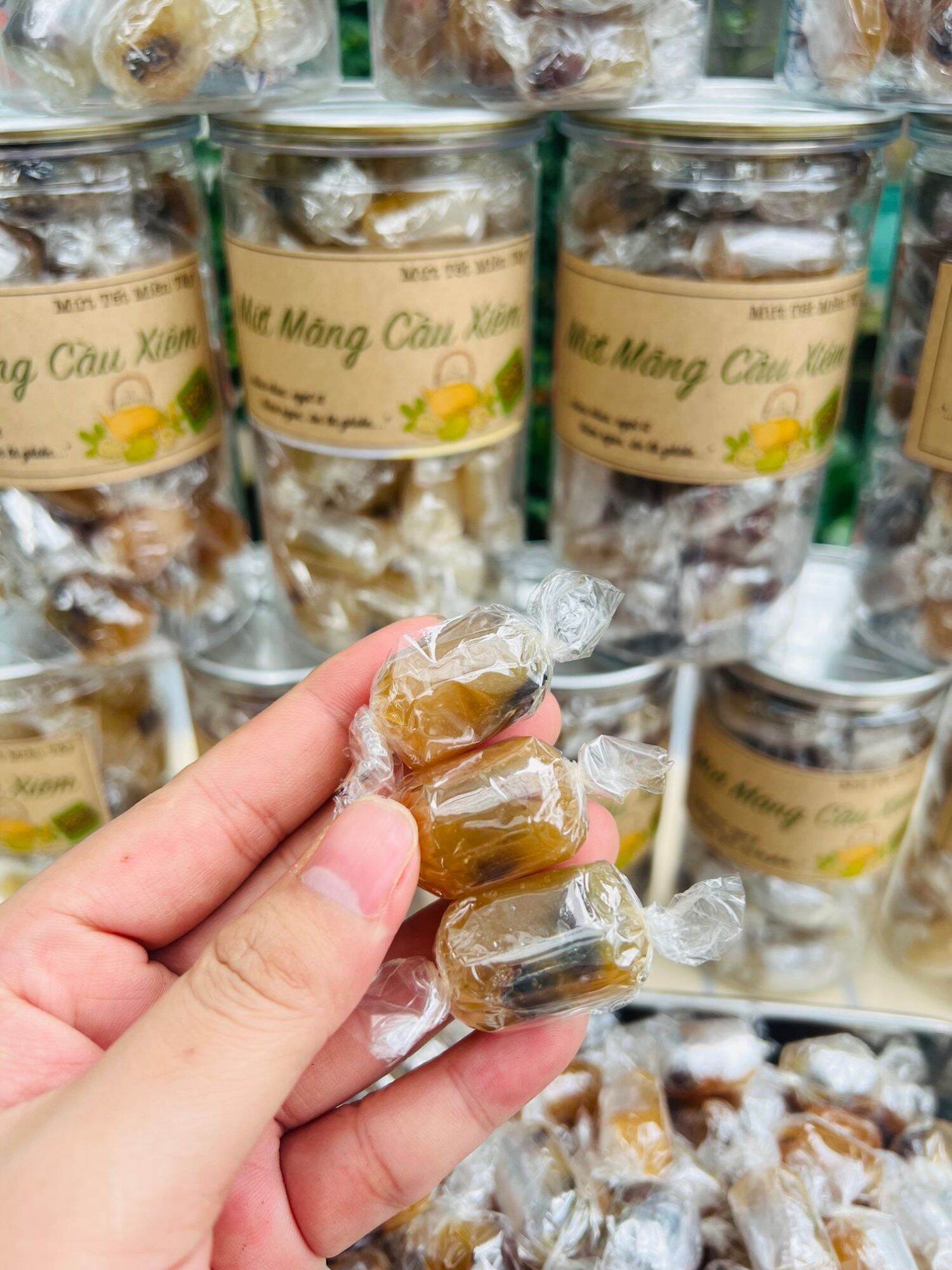Mứt mãng cầu xiêm hũ 500 gram