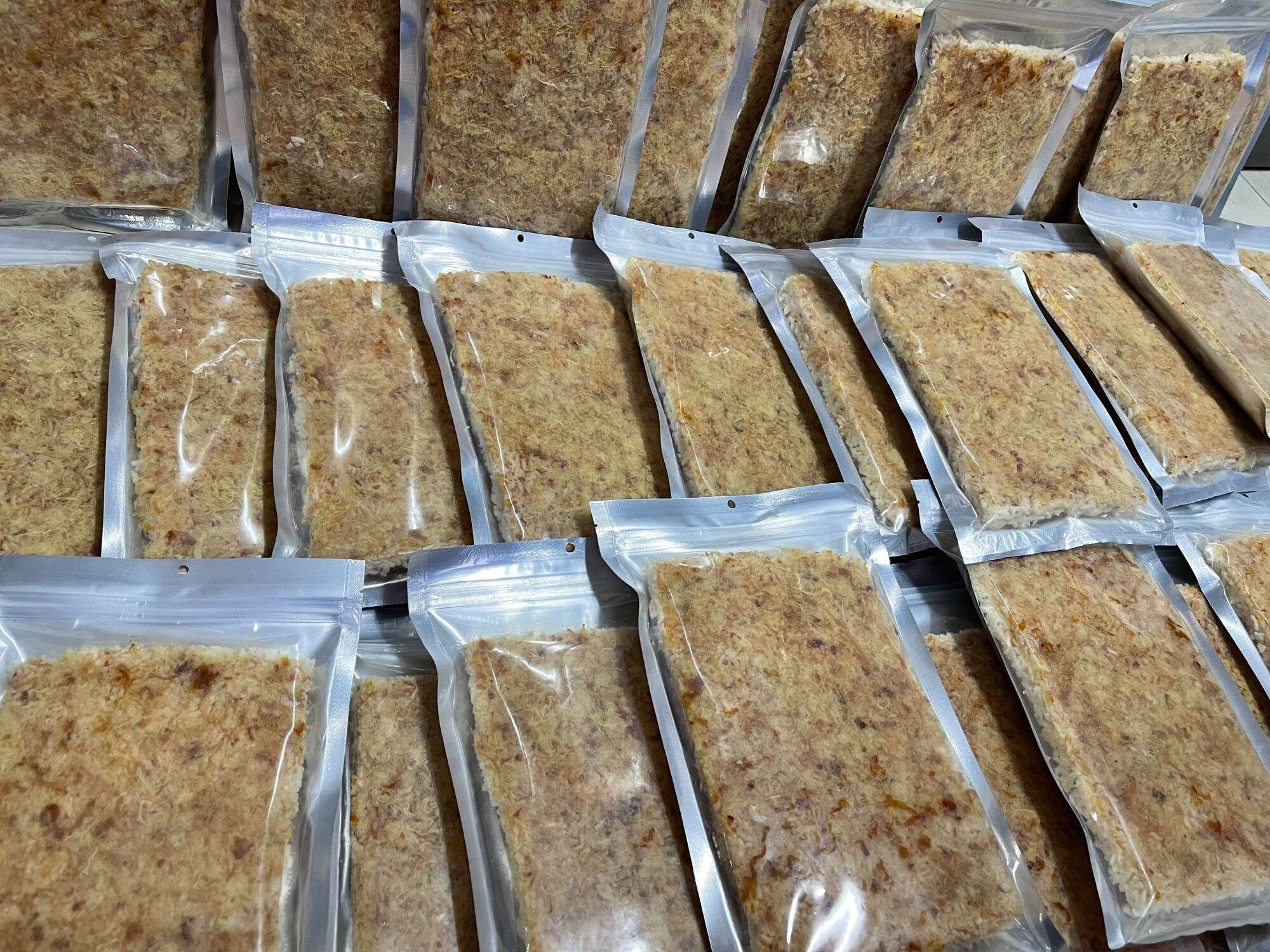 cơm cháy chà bông combo 3 bịch 80.000đ
