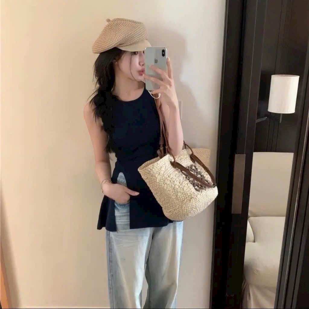 Áo Thun Cổ Yếm Xẻ Tà Trơn