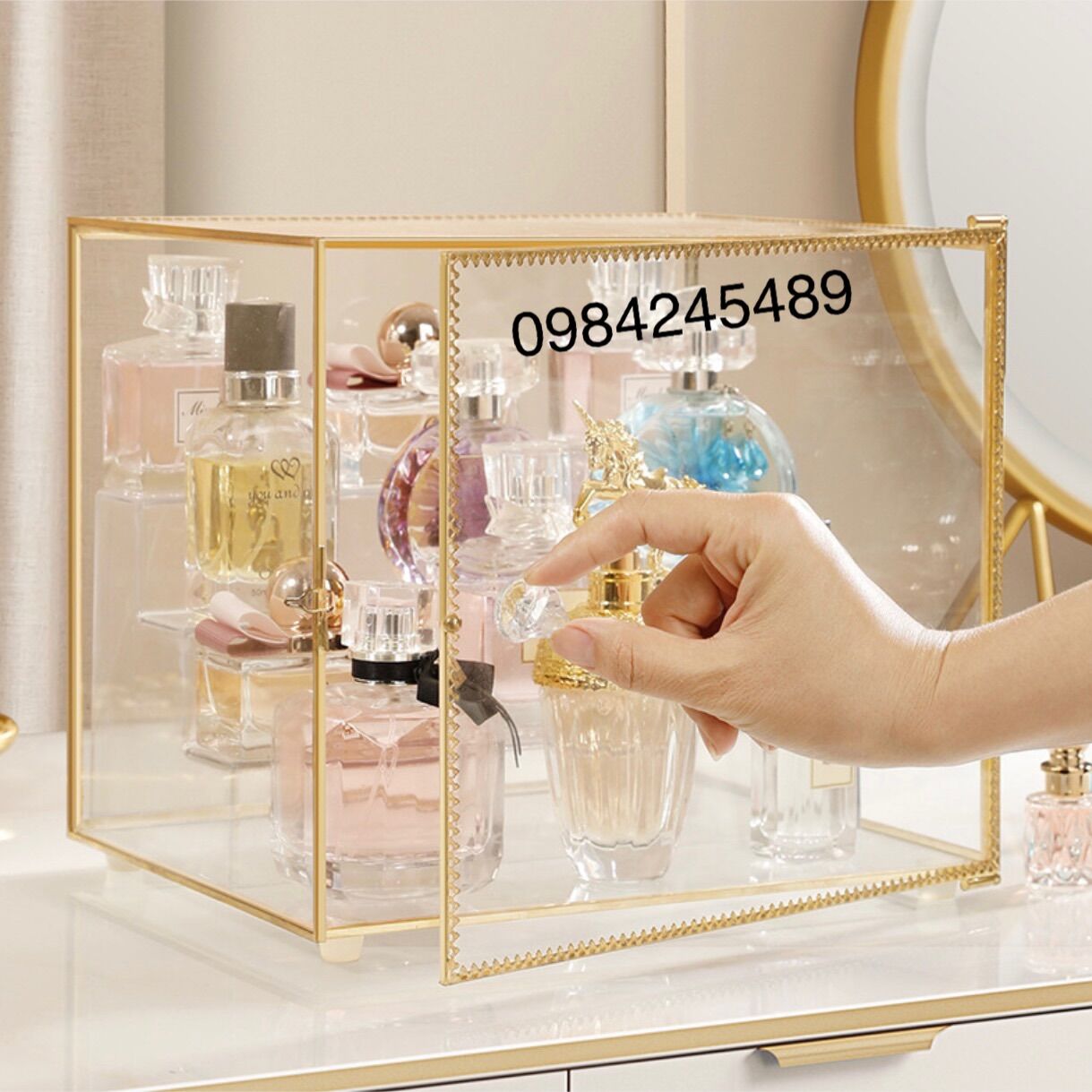 Tủ đựng mỹ phẩm cao cấp viền kim loại