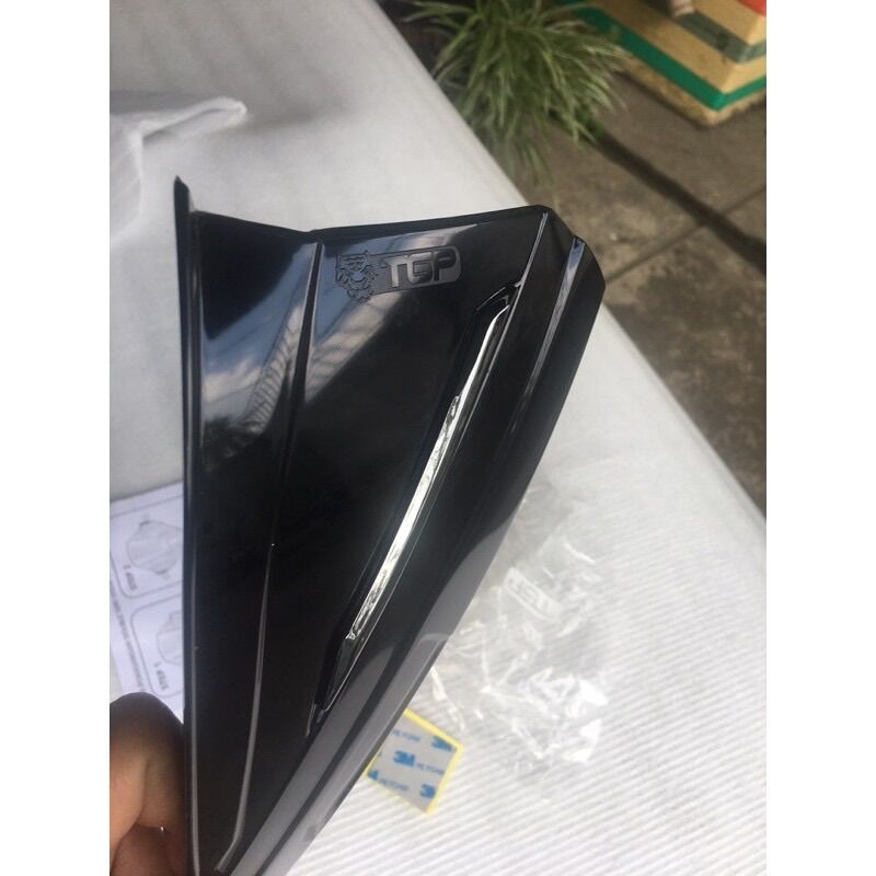 Mão chắn gió vario 150 chính hãng