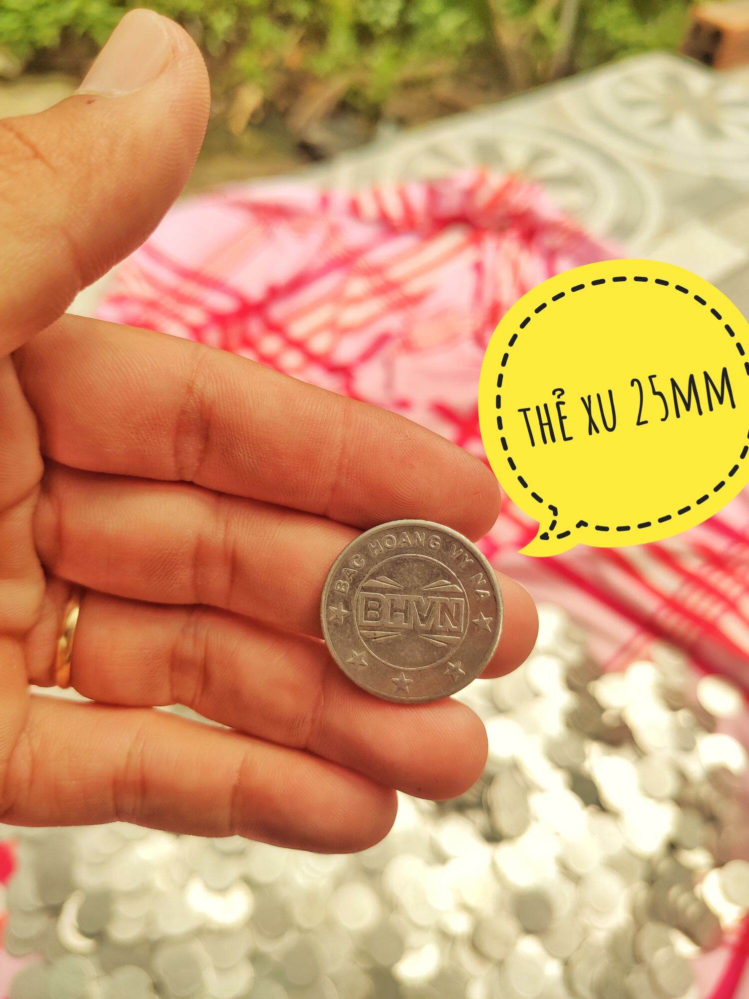 xu thẻ game 25mm (combo 50 thẻ hình lộn xộn) cũ đã sử dụng