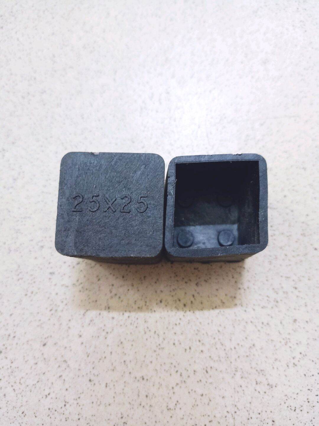 Combo 20 chụp 25x25 bịt ngoài sắt hộp, chụp chân đế cao su bịt chân bàn ghế.