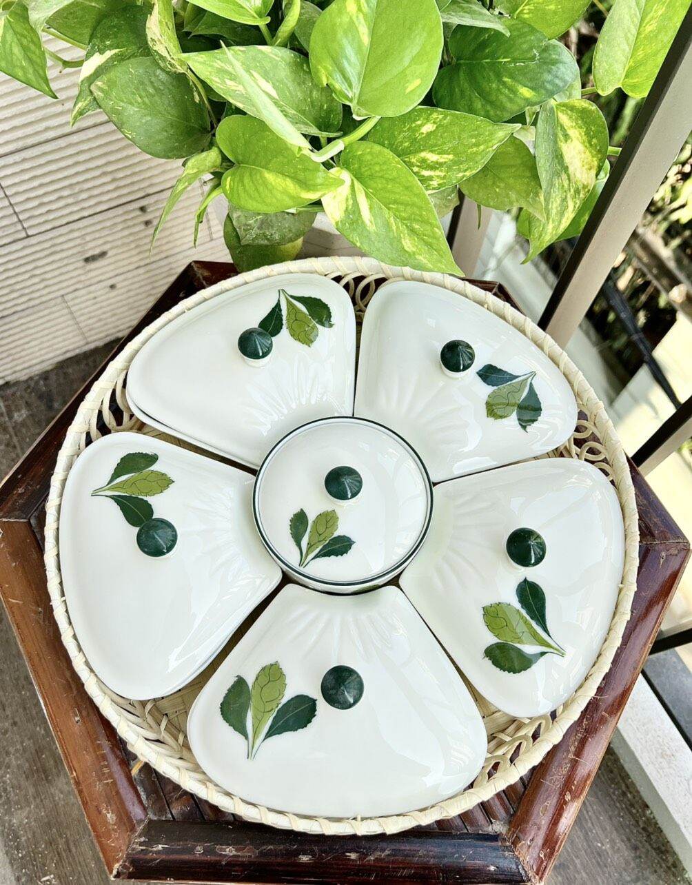 Khay mứt sứ Bát Tràng  kèm khay mây
