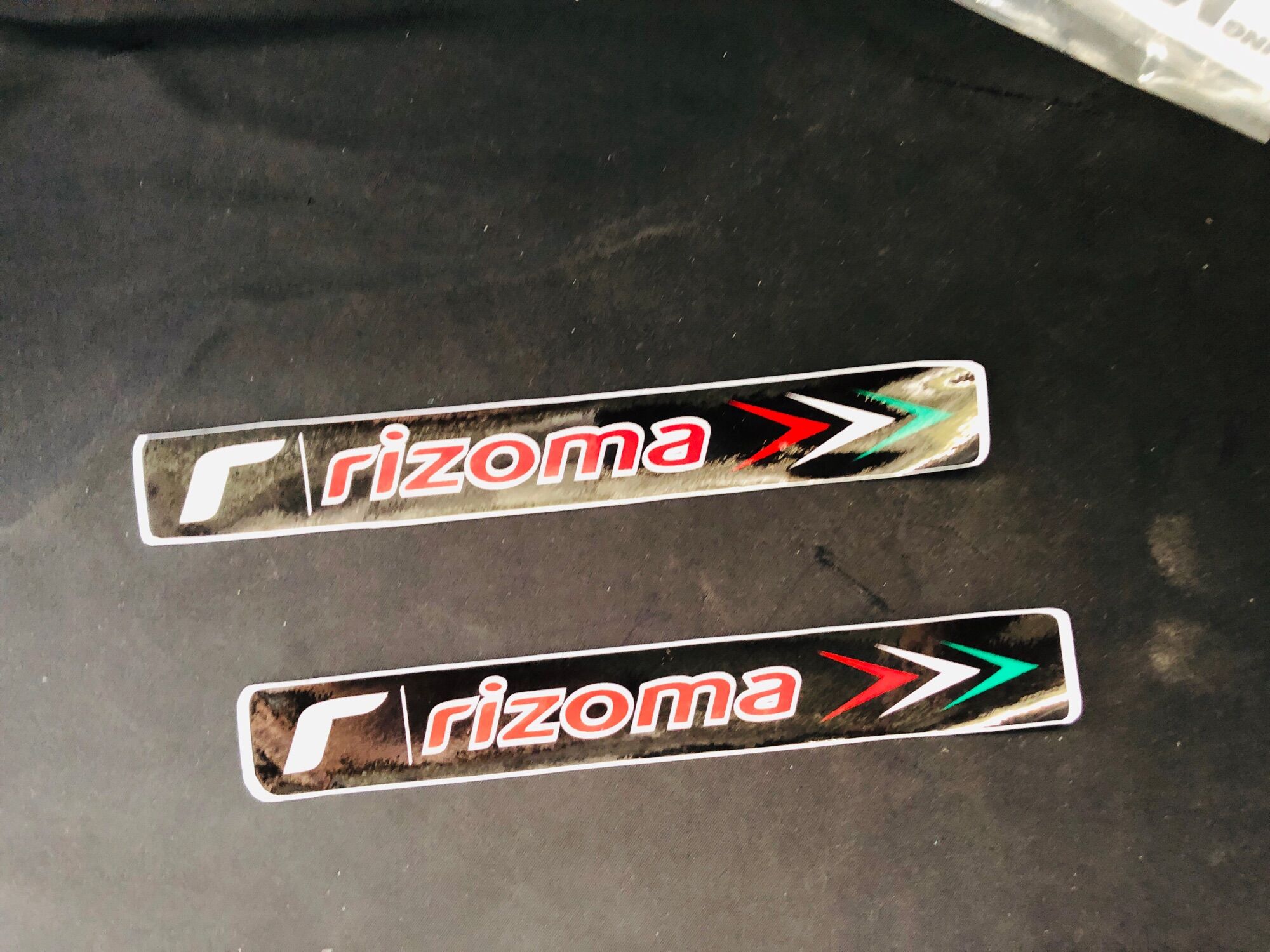Tem phuộc rizoma decal in
