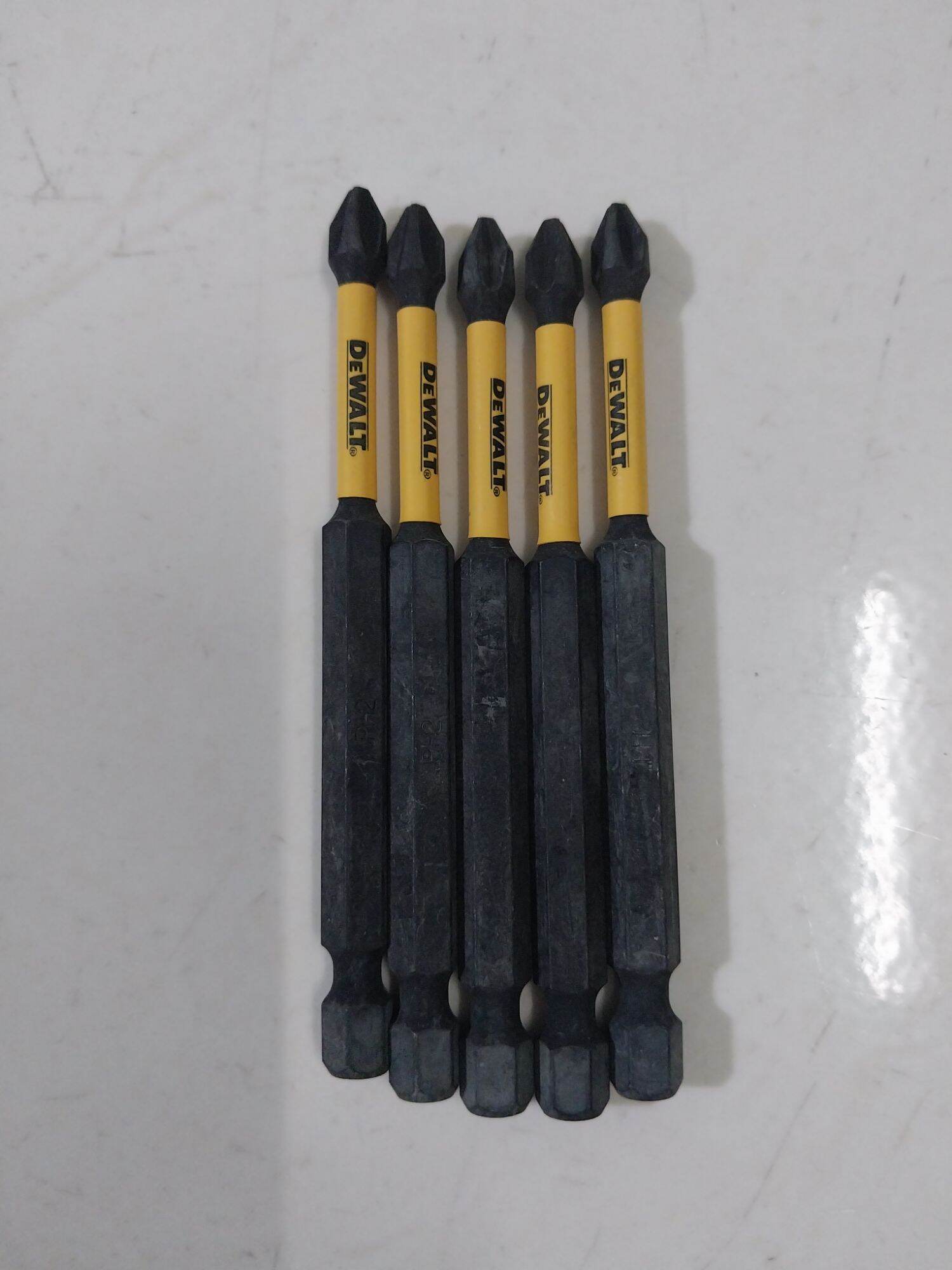 Mũi vít dewalt ph2 hàng nhập mỹ ph2 dài 6, 9 cm
