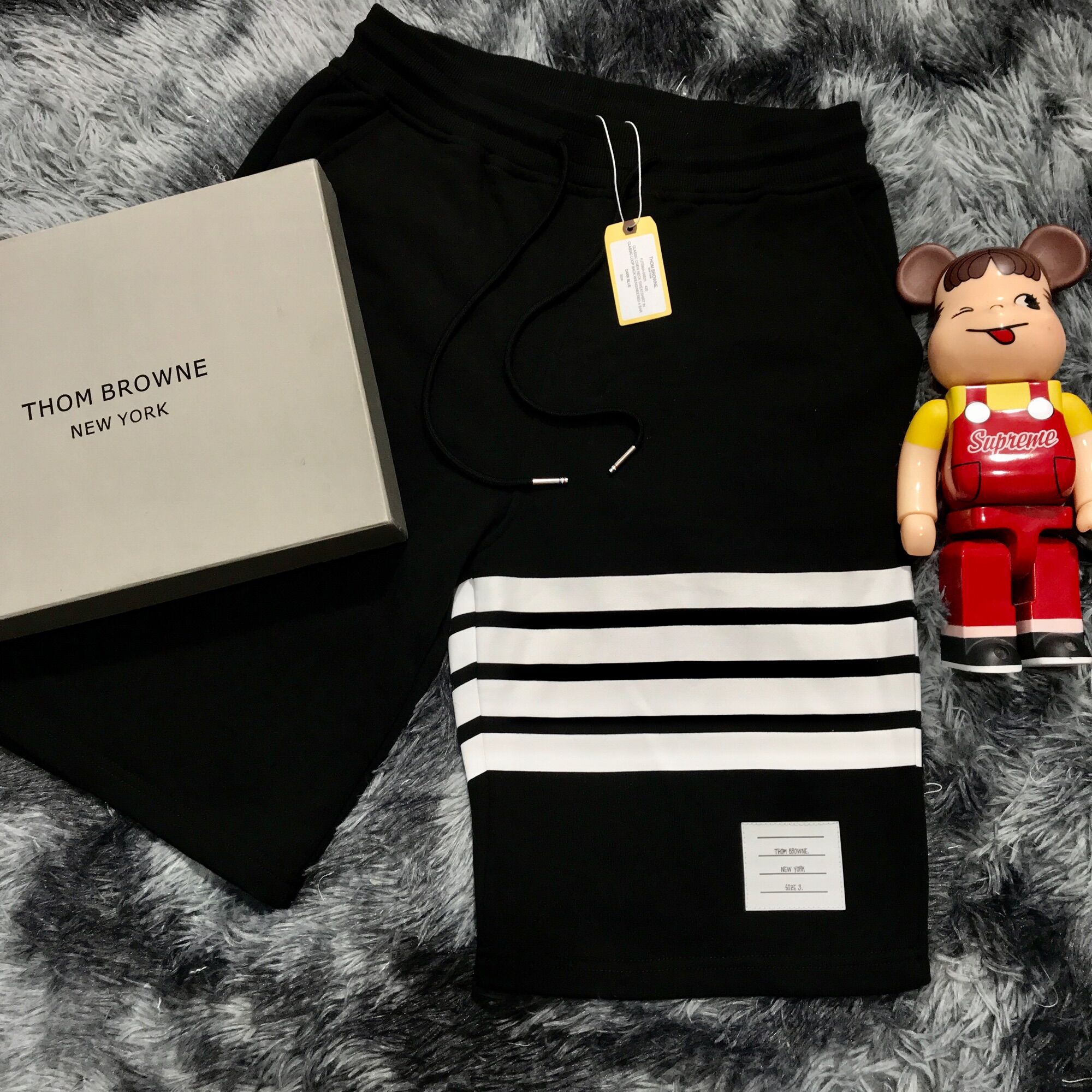 Quần short Thom brow cao cấp đen, nỉ dày