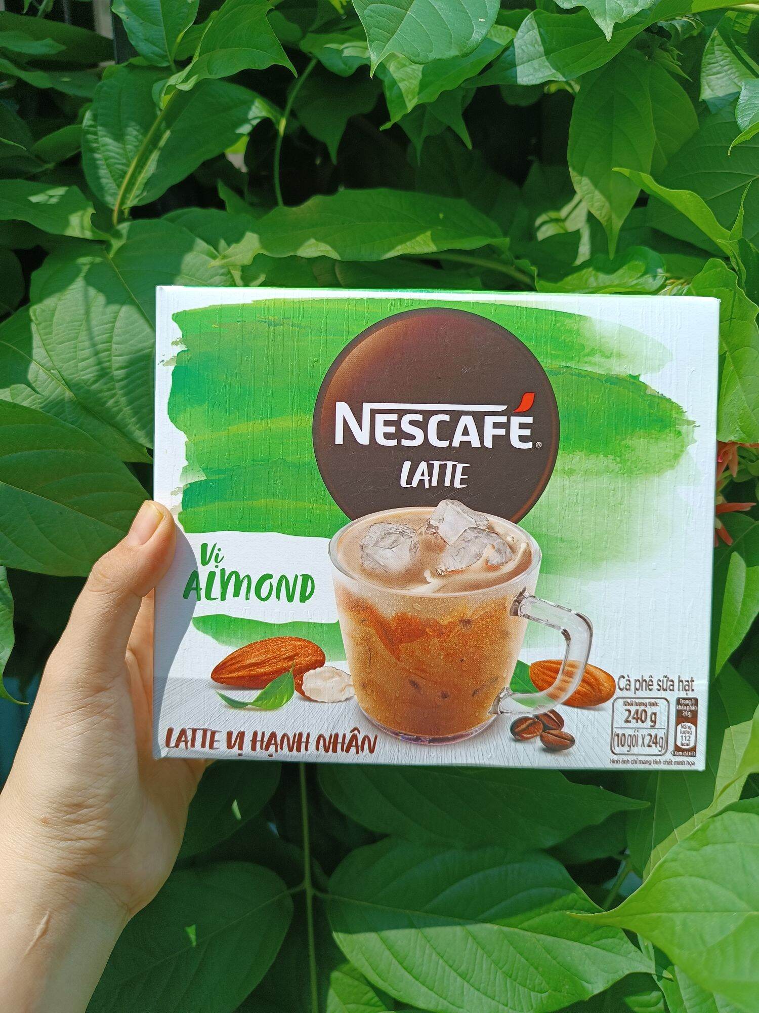 Hộp Nescafe cà phê sữa hạt LATTE vị hạnh nhân  hộp 10 gói 24gam