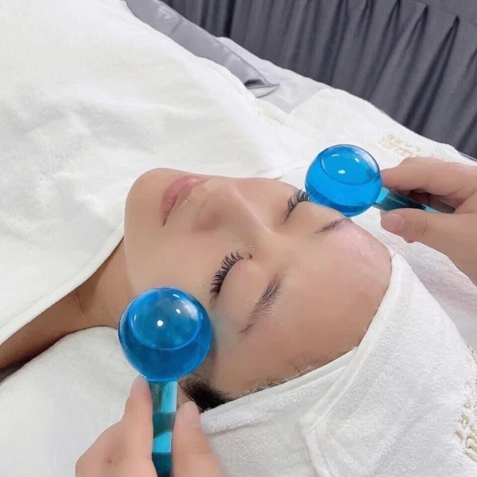 Quả cầu lạnh massage mặt đẩy tinh chất