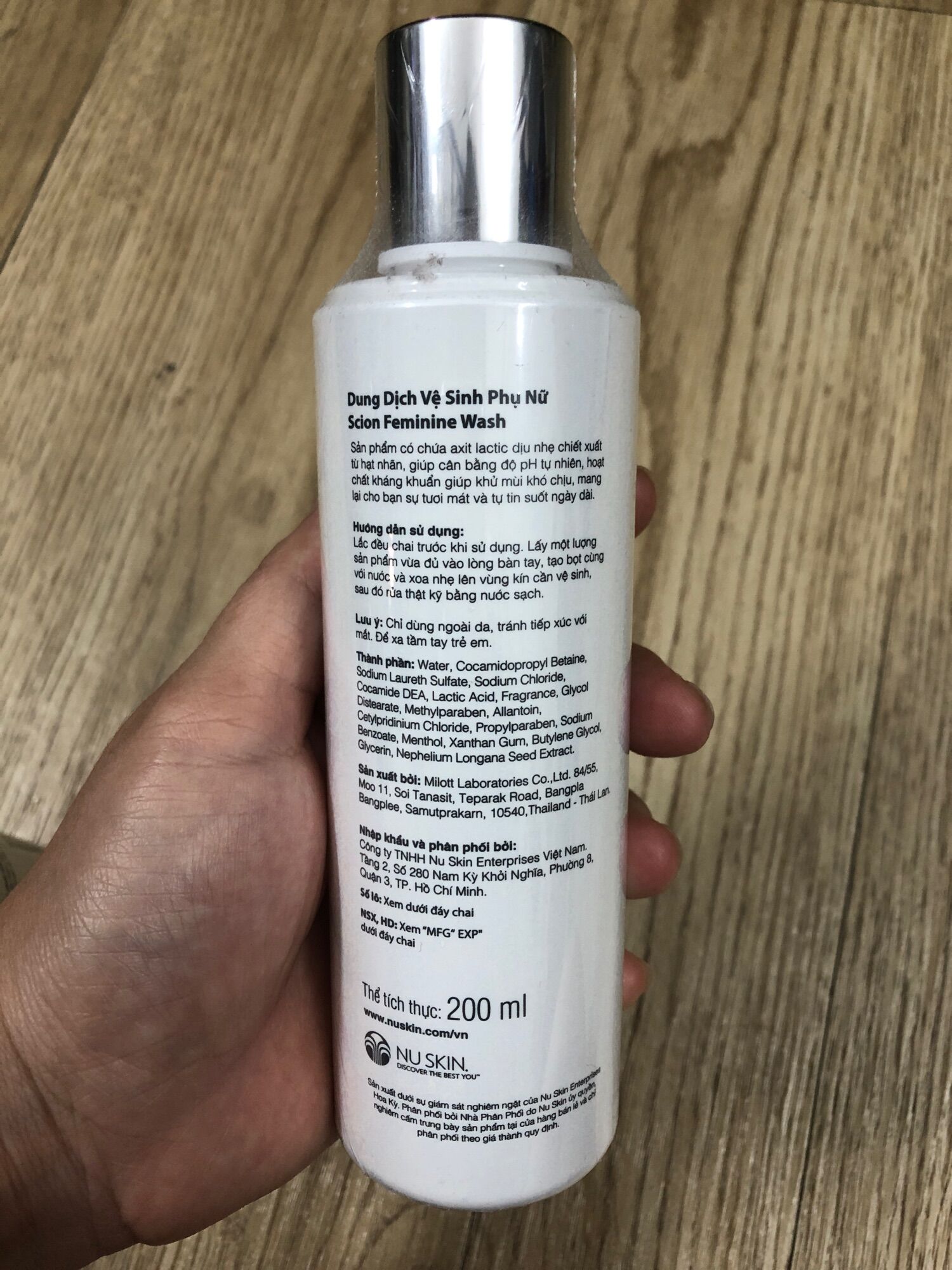 Dung dịch vệ sinh phụ nữ Scion Nuskin chai 200ml