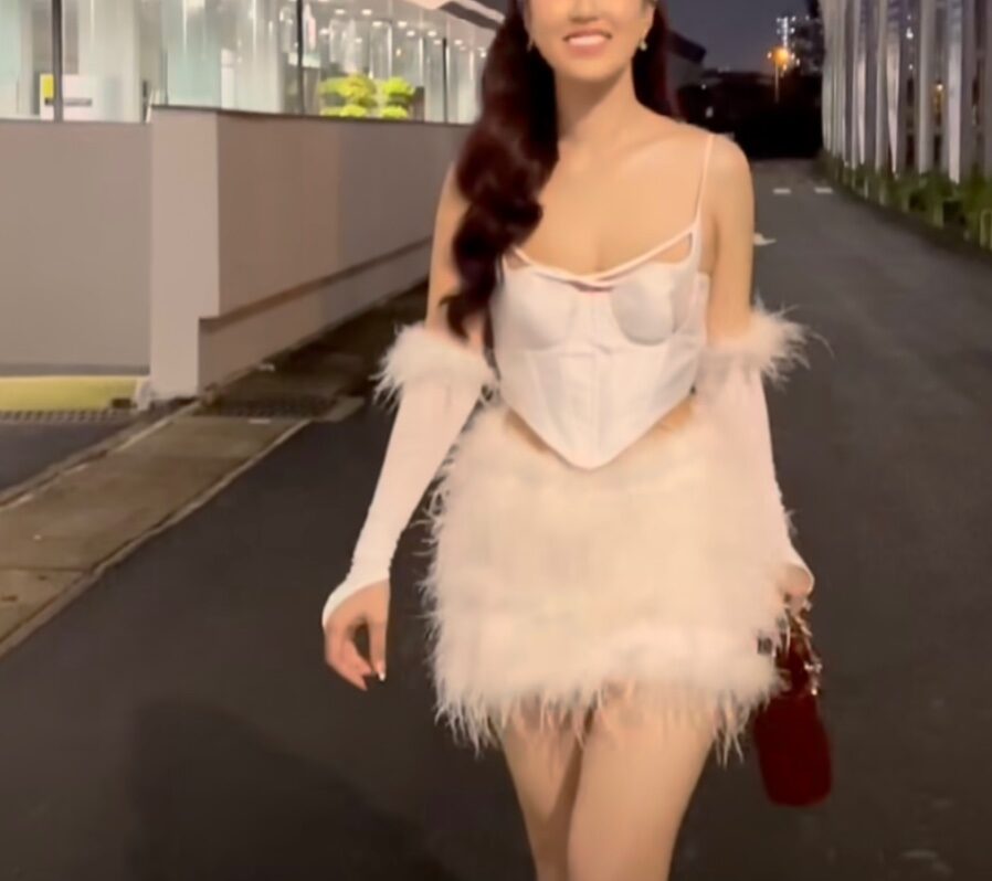 Găng tay lông vũ xỏ ngón đính lông