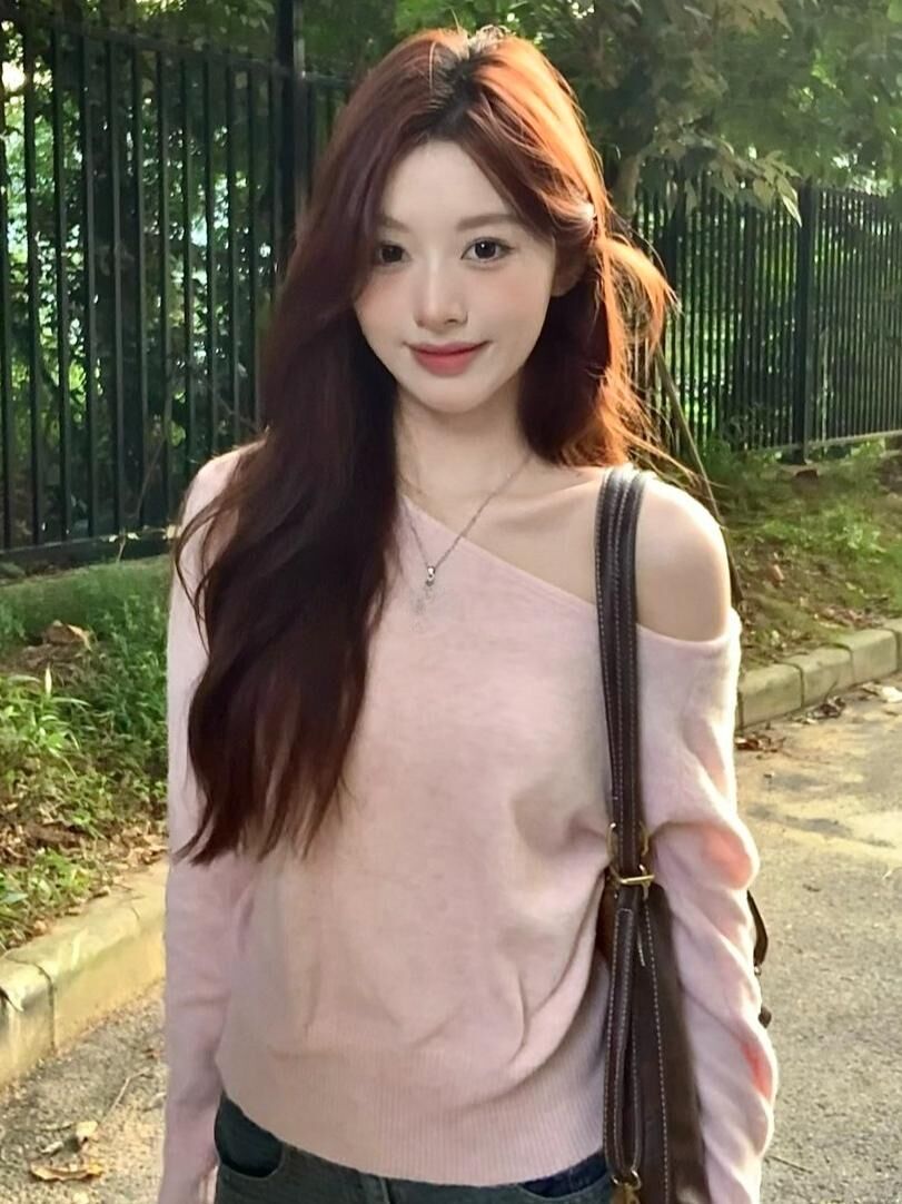 Áo Len Dệt Kim Màu Vàng Không Đều Vai Nữ Dáng Ôm Hở Vai Thời Trang Đầu Thu Phong Cách Hàn Quốc Dài Tay Cổ Đứng