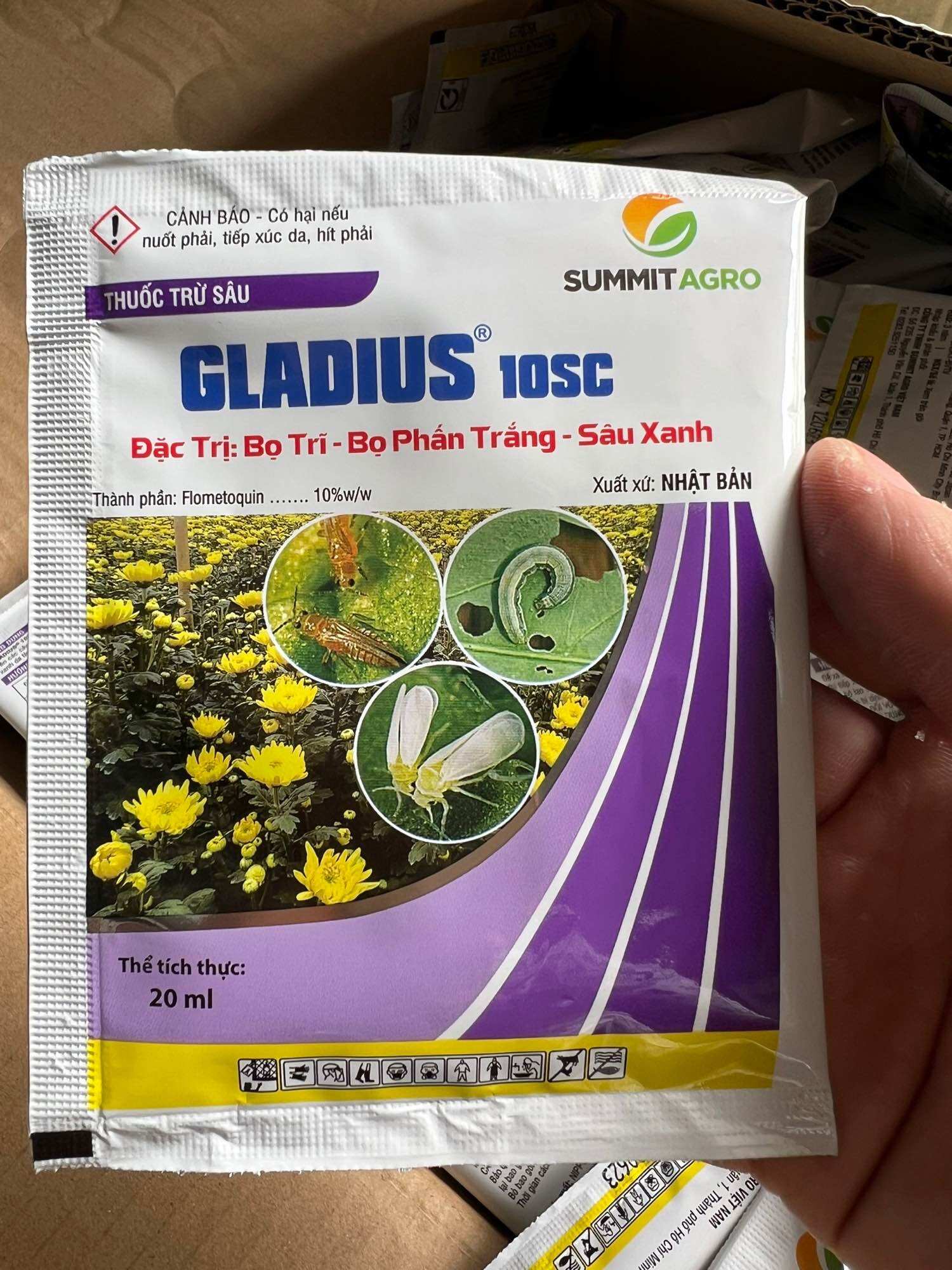 Thuốc trừ bọ trĩ bọ phấn Gladius 10SC