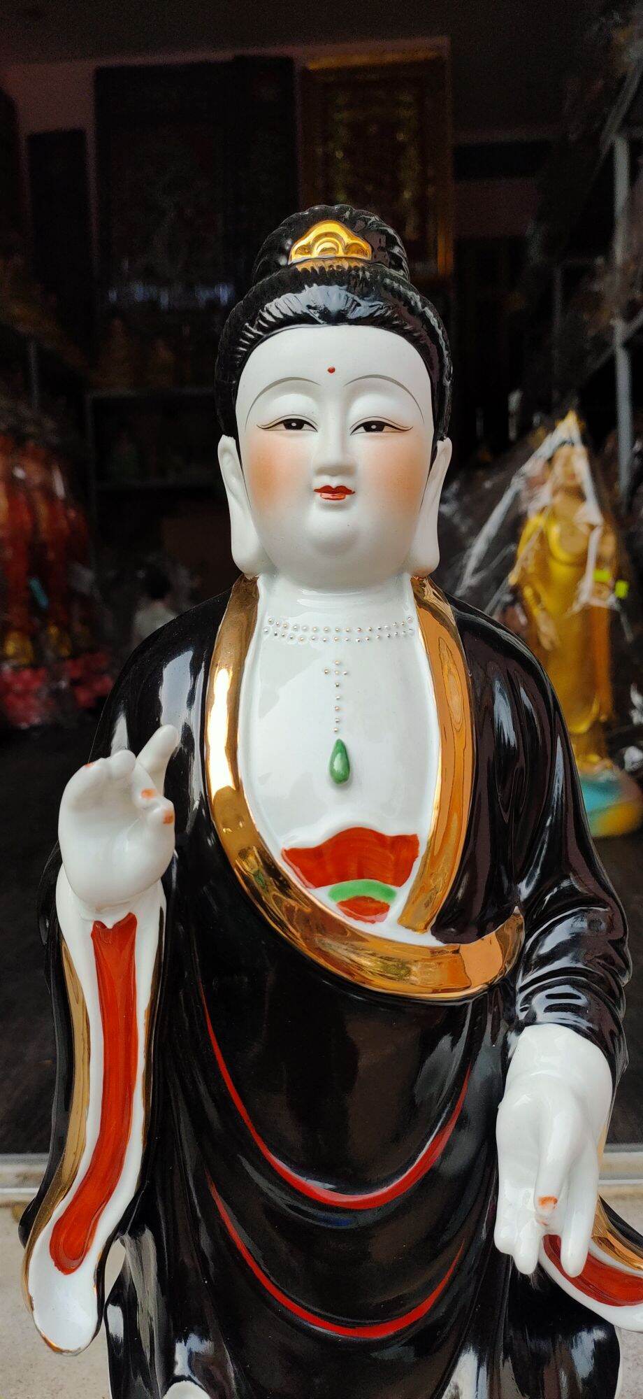 Tượng diêu trì địa mẫu cao 46 cm.