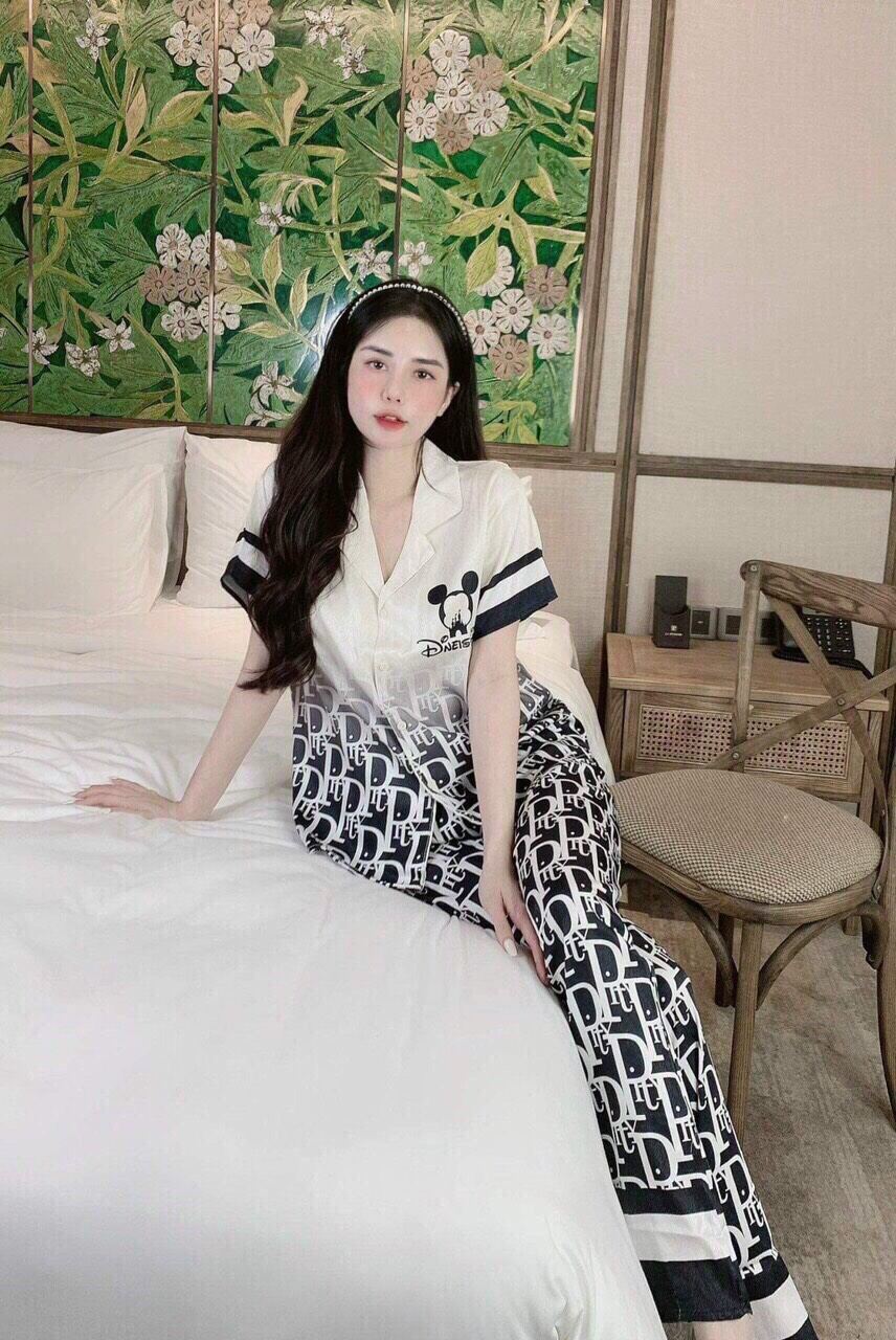Bộ Mickey loang màu ,Bộ lụa xước tay ngắn hàng thiết kế size 40-60kg