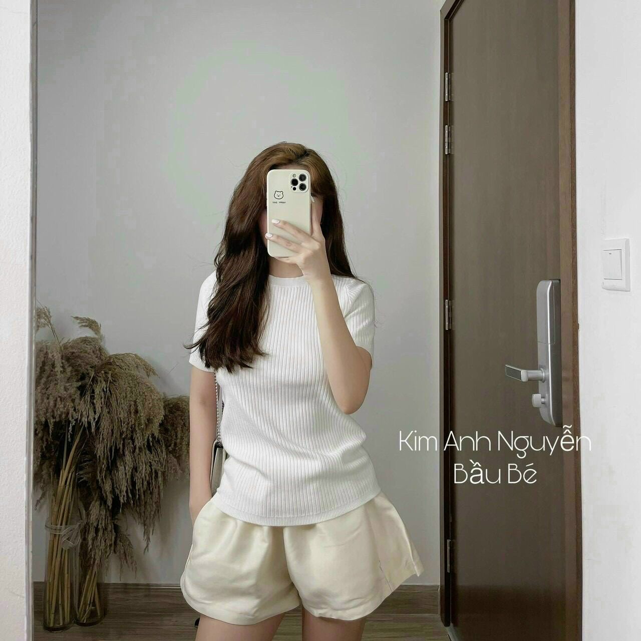Áo Thun Gân Cổ Tròn Ôm Body Trơn