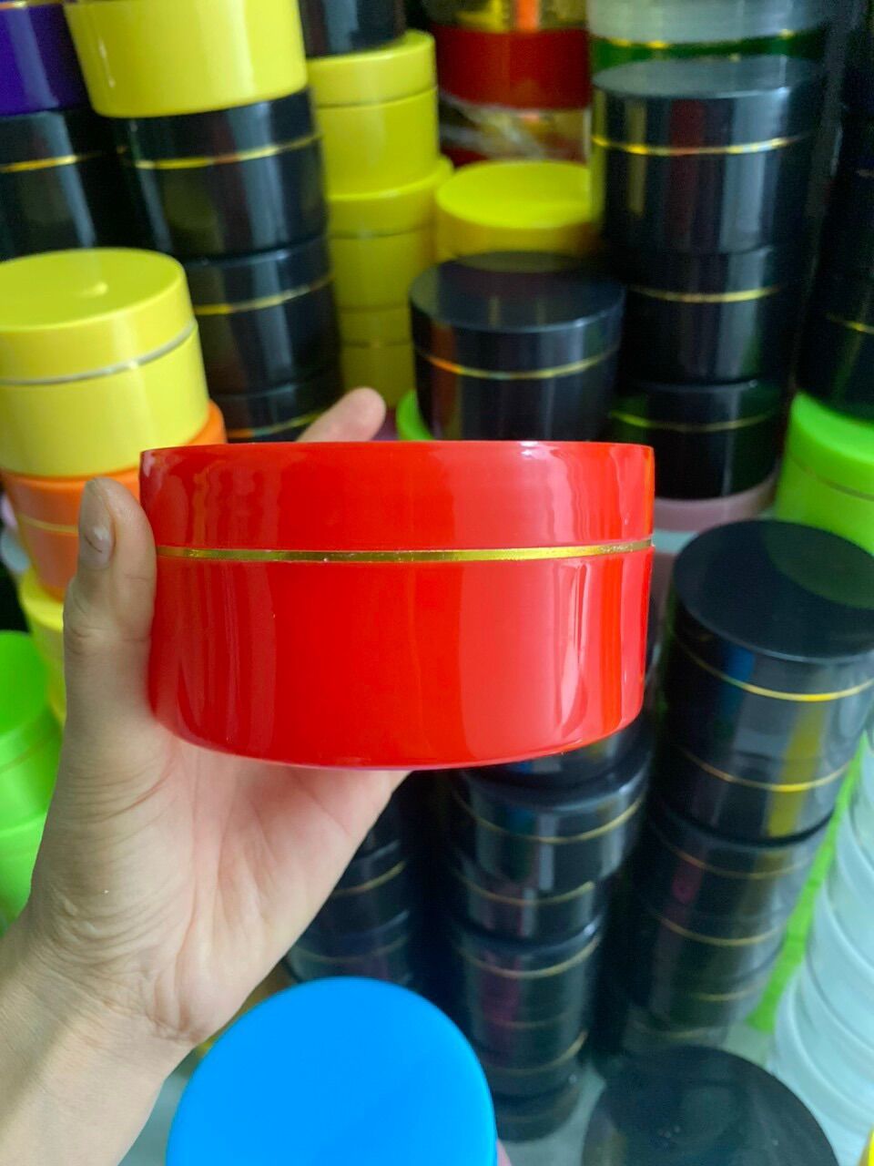 Hủ đựng kem body 250g [màu vàng]