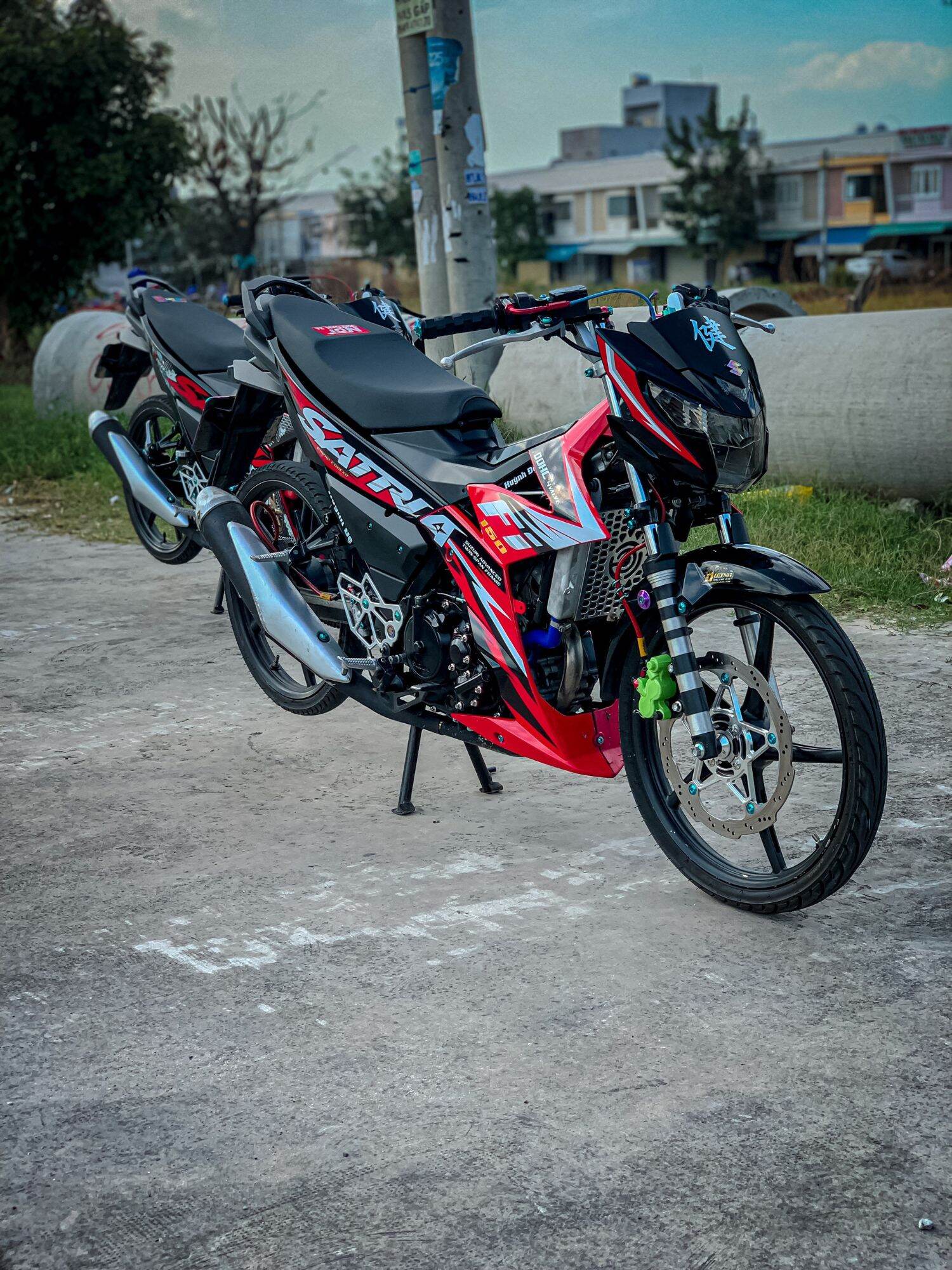tem xe satria raider đen đỏ