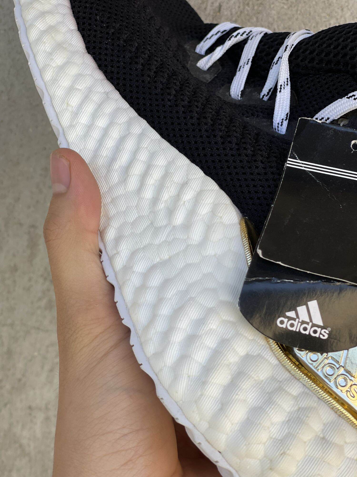 giày thể thao ultra boost black white