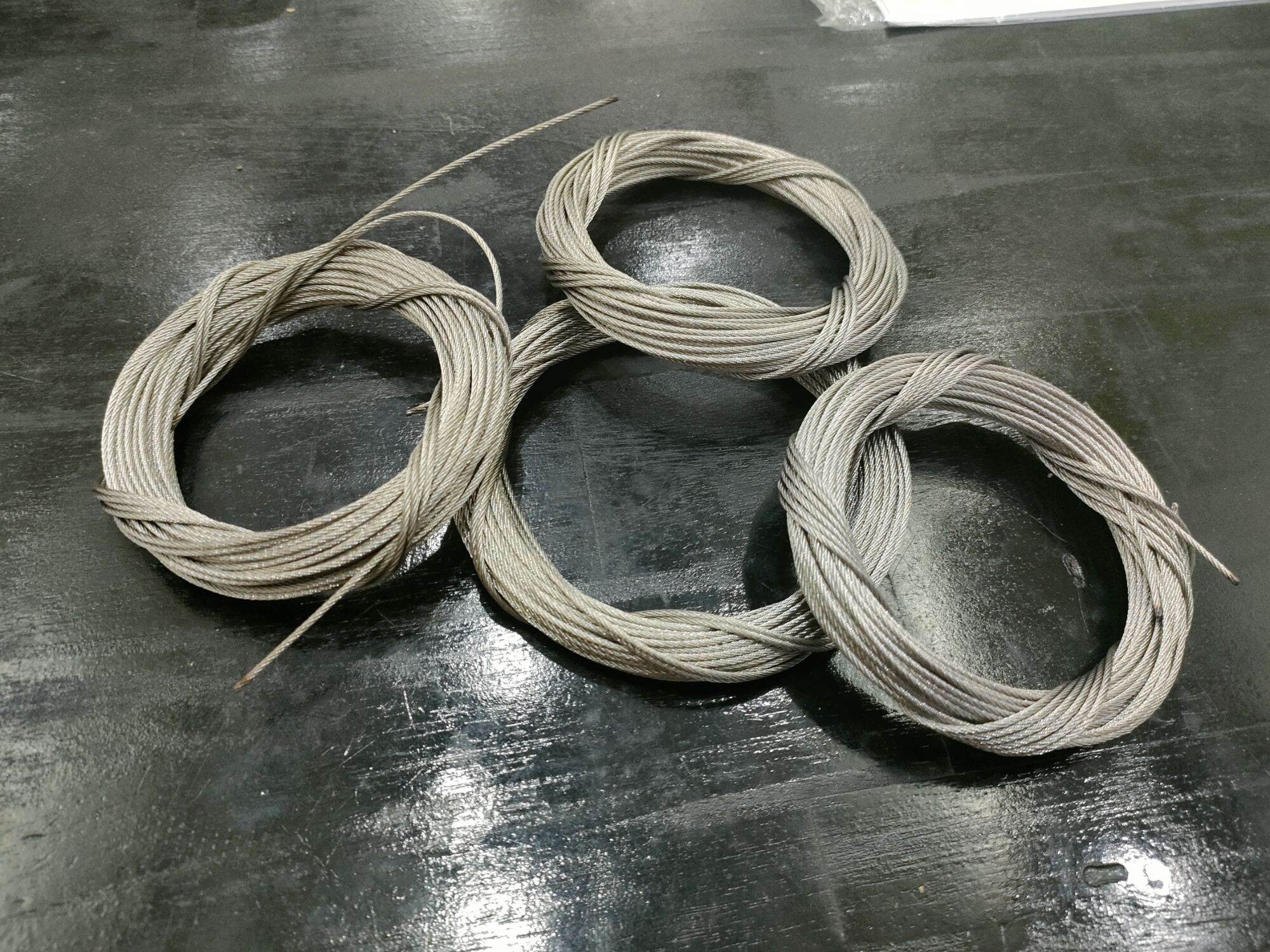 Dây cáp giàn phơi thông minh Hoà Phát (2 sợi ) nhận thay dây cáp tại hà nội. giá 250k/bộ. có sẵn tại 797 Trương Định .lh 0858710000
