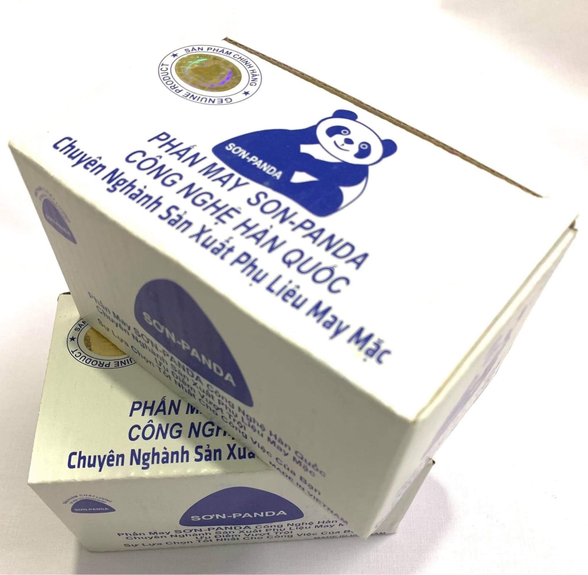 Hộp phấn vẽ vải cắt may hiệu Panda 4 màu giá rẻ