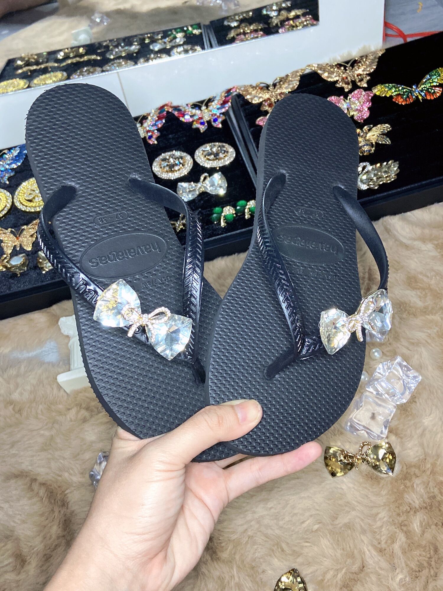 Havaianas kèm charm nơ
