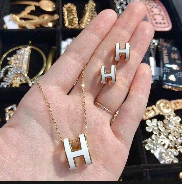 Sét dây chuyền _hoa tai titan chữ h _hàng loại 1