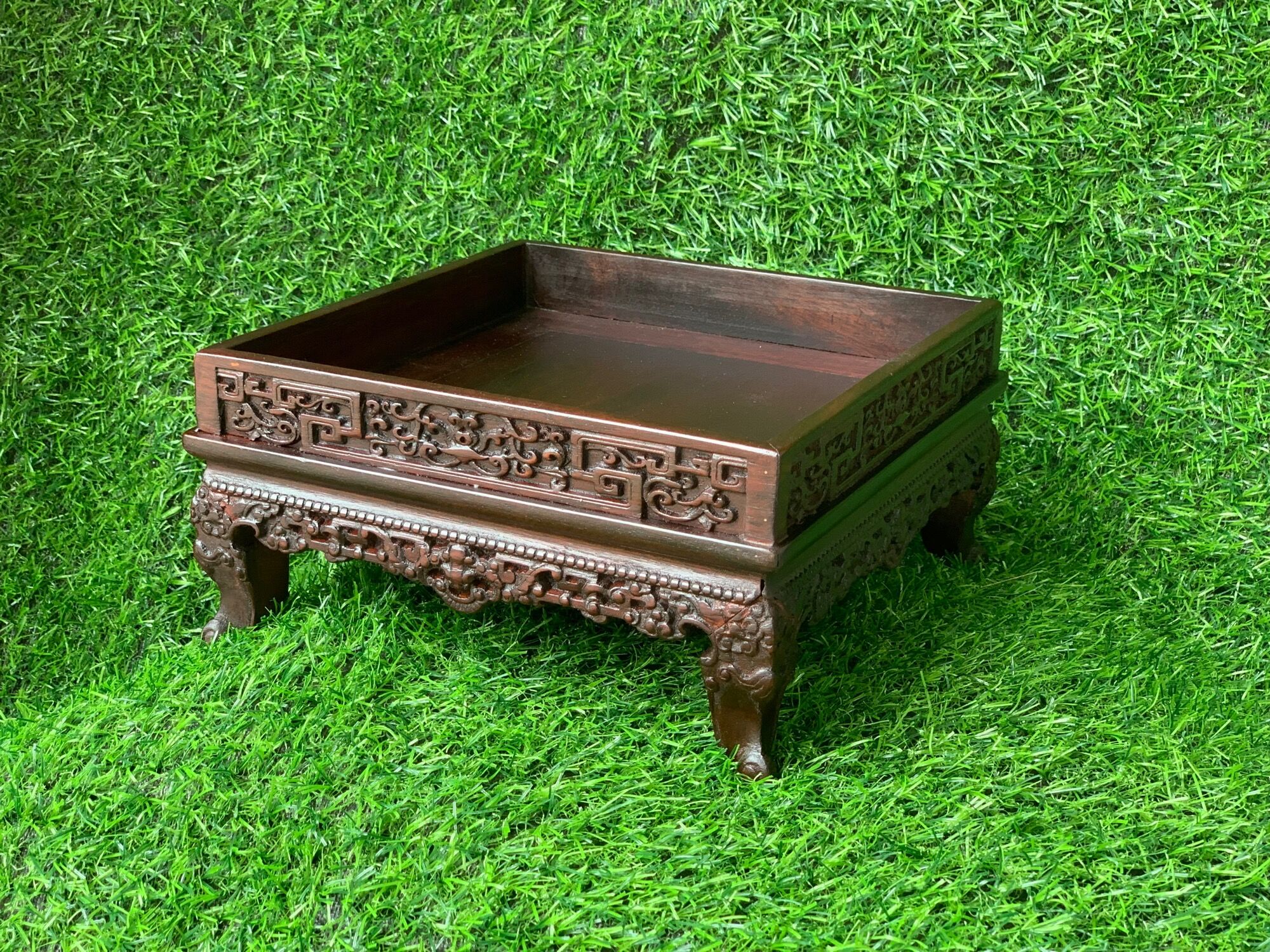 KHAY TRÀ CHÂN QUỲ GỖ GỤ vuông 20cm