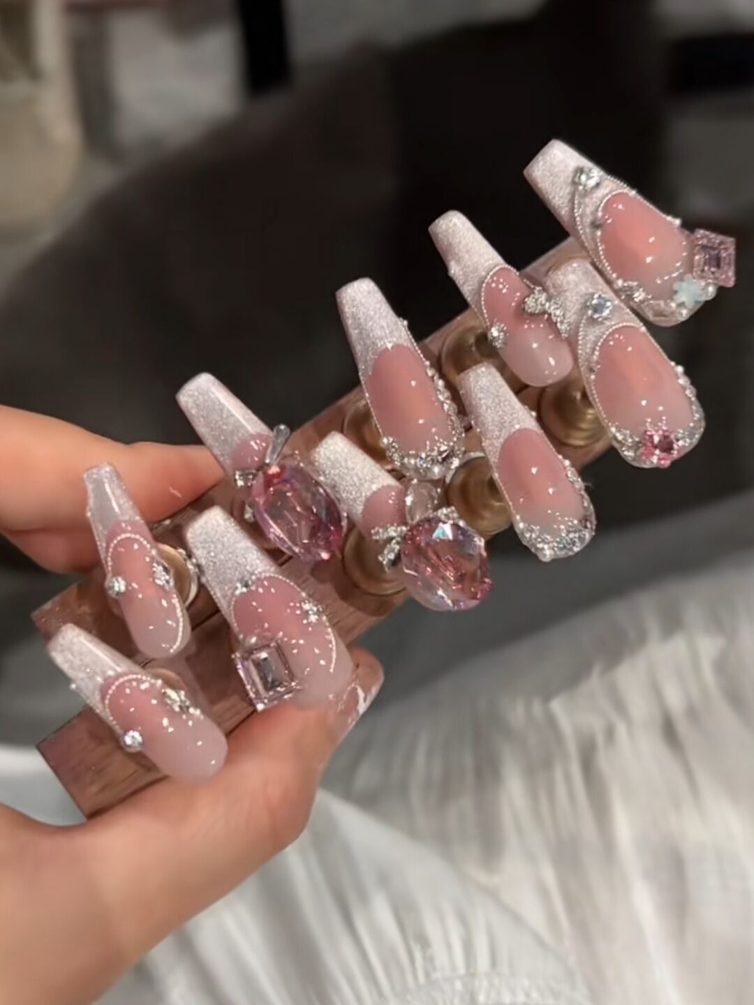 Nailbox thiết kế, nail cô dâu ,đi tiệc, đi chơi , màu thạch gắn đá sang chảnh - 81