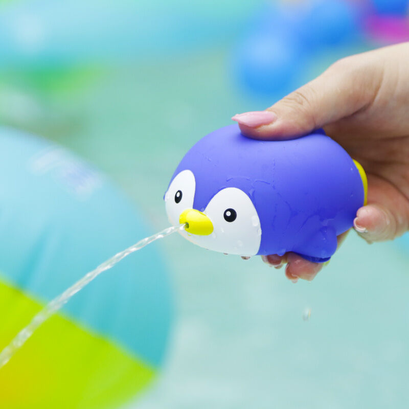 日本Toyroyal皇室宝宝洗澡玩具水上挤压吸水滋水婴儿花洒软胶动物