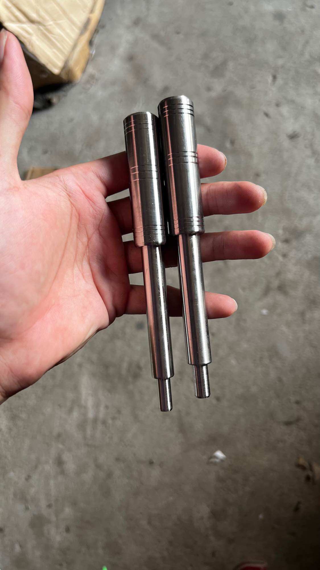 Cây đóng chân rít máy diesel D6-D28 ( 4 cây inox )