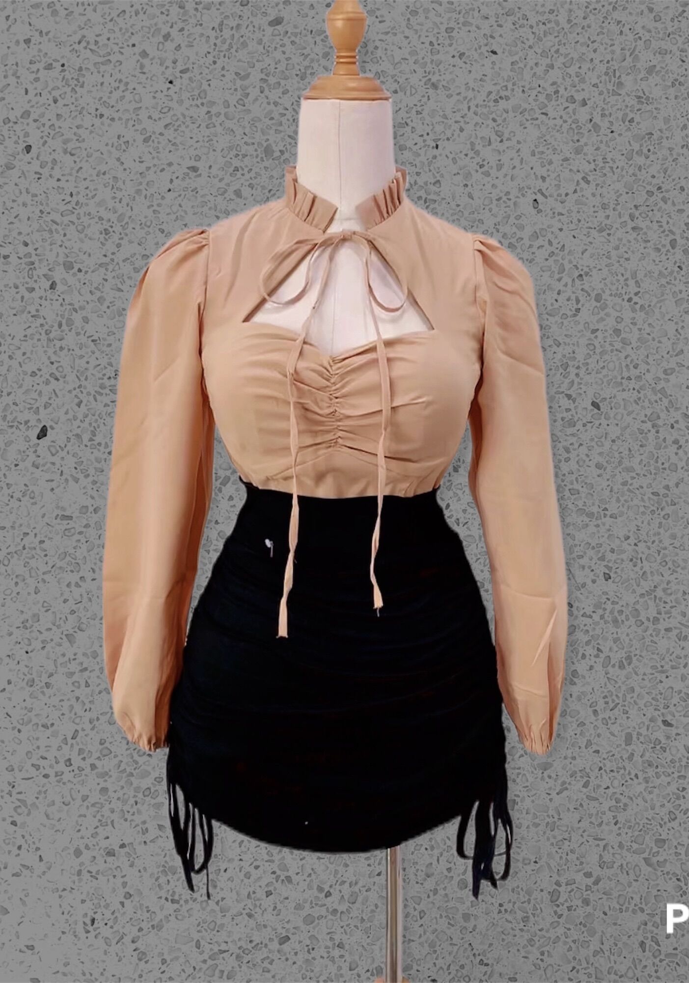 [ MÃ 57 ] ÁO CROPTOP TAY DÀI PHỒNG CÓ CỘT NƠ