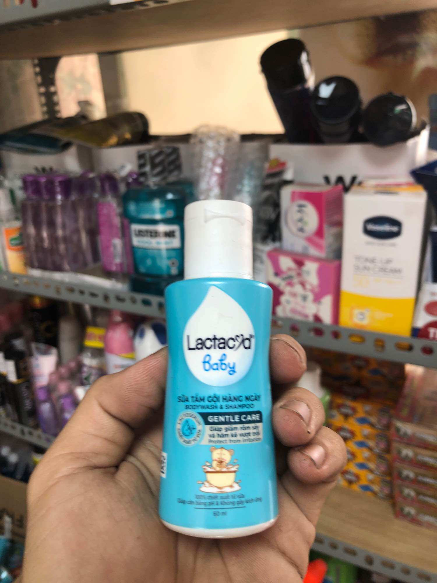 Sữa tắm trẻ em Lactacyd Gentle care 60ml