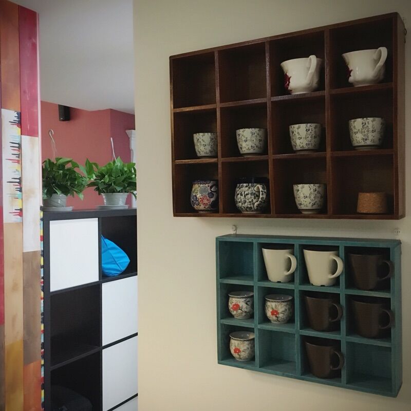 Bộ Đồ Trà Để Bàn Cổ Điển Gỗ Thật Trên Tường Tủ Đựng Đồ Ô Vuông Kệ Để Cốc Trà Ấm Trà Kệ Để Đồ Ô Vuông Cổ Điển Treo Tường