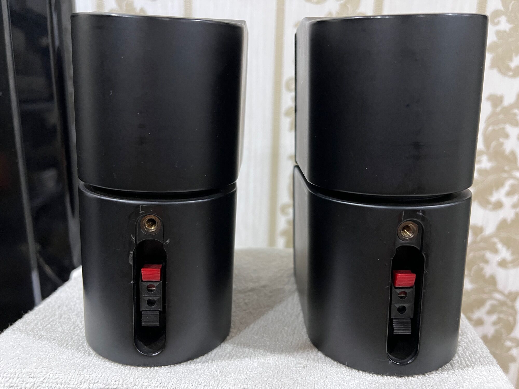 Cặp loa Bose cube hàng đấu giá Nhật