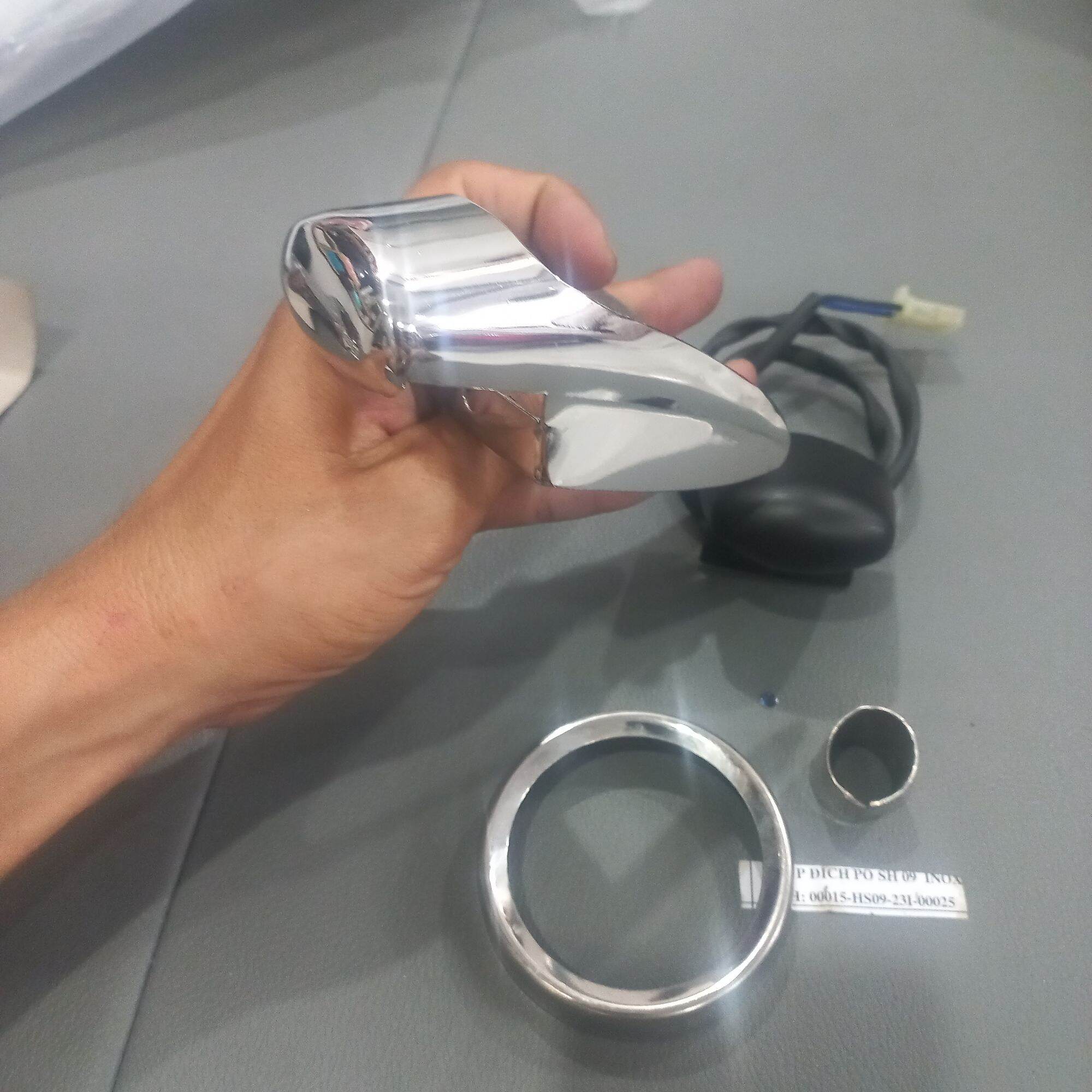 Cóc đèn biển số : sh ý , exciter , grender , janus...
