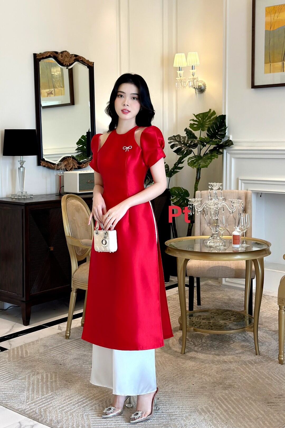 Áo dài cách tân tapta đính kết hoa nổi bất đẹp. hàng thiết kế cao cấp bán lẻ bằng sỉ