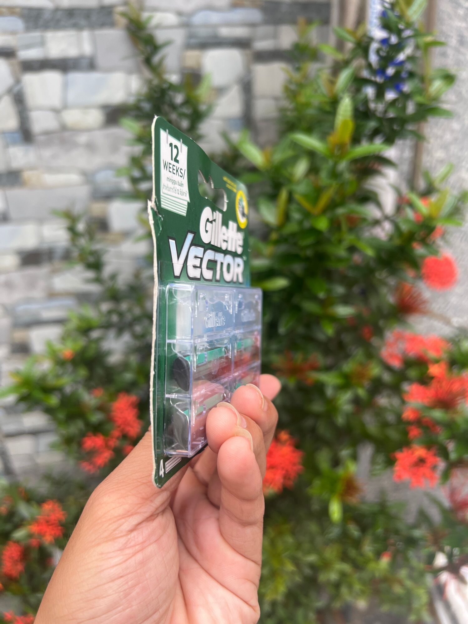 Lưỡi dao cạo gillette vector 4 lưỡi.