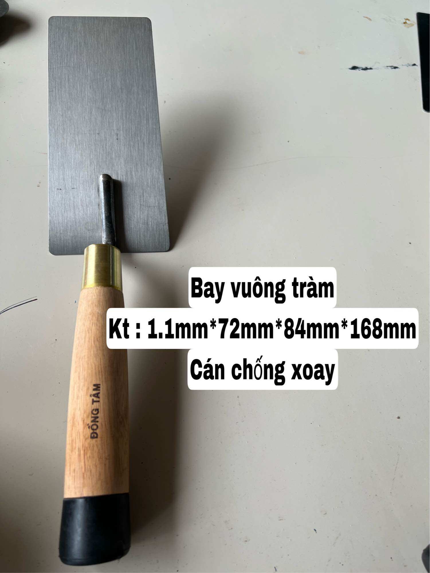 Bay thợ hồ bay xây dựng vuông bằng thép cán gỗ cao cấp chống xoay