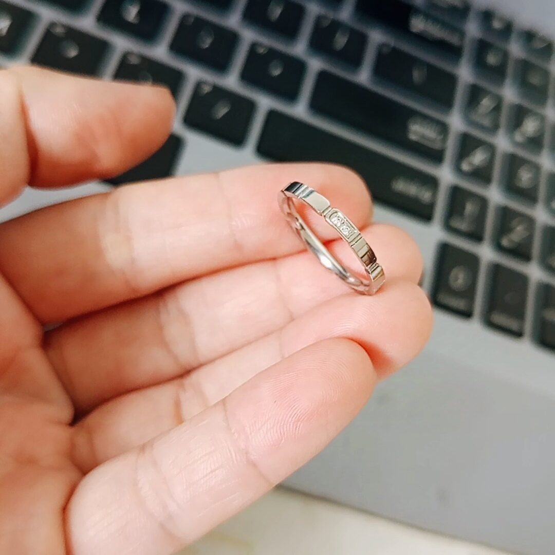 [Giá 1 chiếc] NHẪN TITAN ĐÍNH 1 ĐÁ MÀU TRẮNG - không đen vĩnh viễn