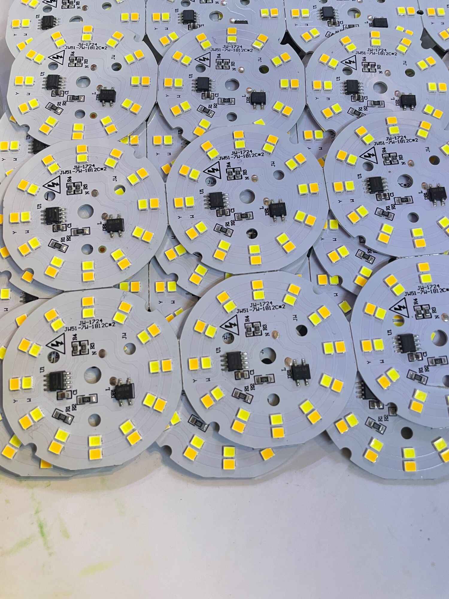 Chip led 220v 7w 3 màu
