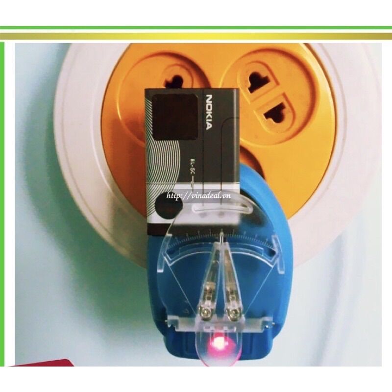 Sạc đa năng kẹp pin