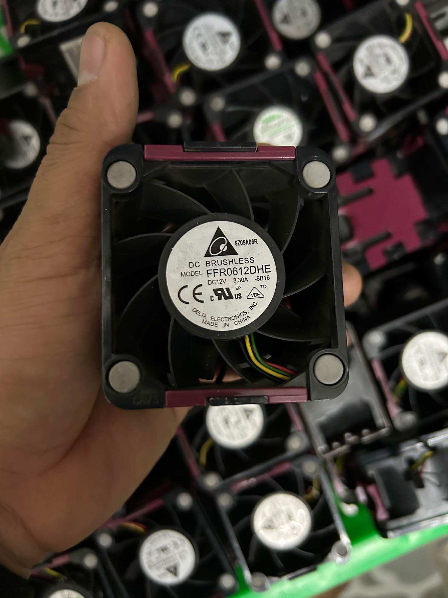 Quạt máy chủ hp delta 12v 3.3a vuông 6cm siêu tốc