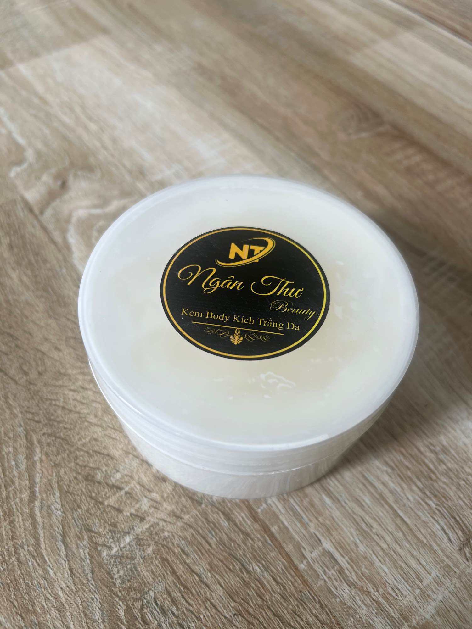 Kem Body Cao Cấp 250g Trắng Mạnh Th Ngân Thư