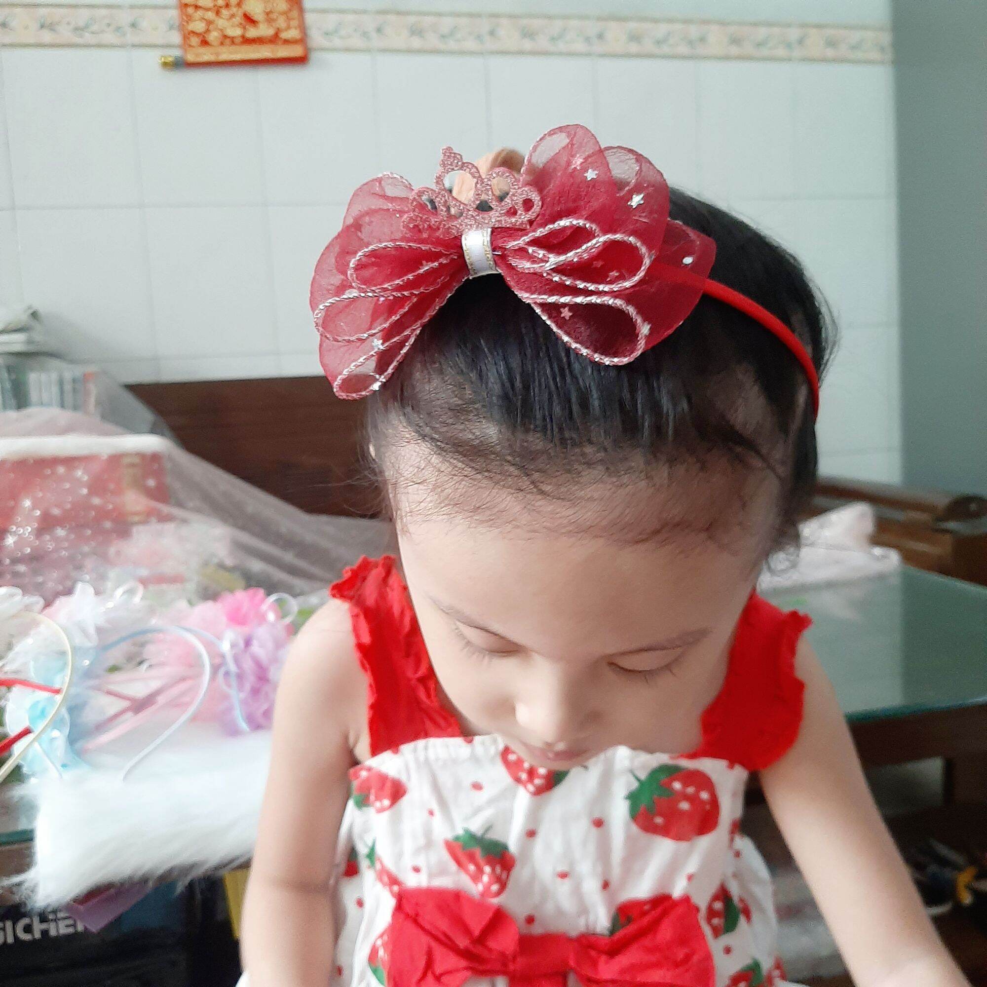 Cài tóc nơ lấp lánh đính vương miện cho bé