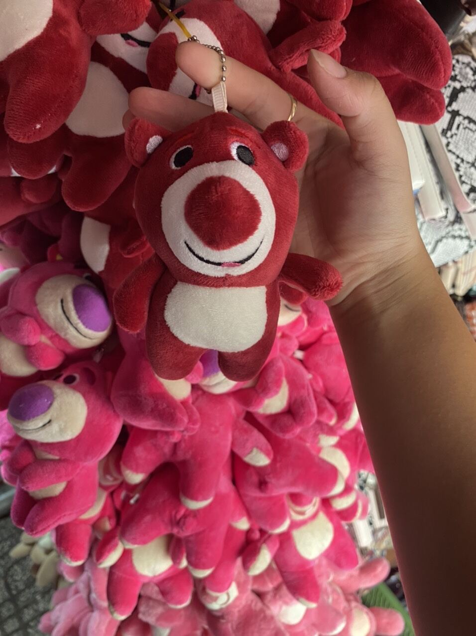 (Hcm) Móc khoá gấu dâu, móc balo, móc cặp cute