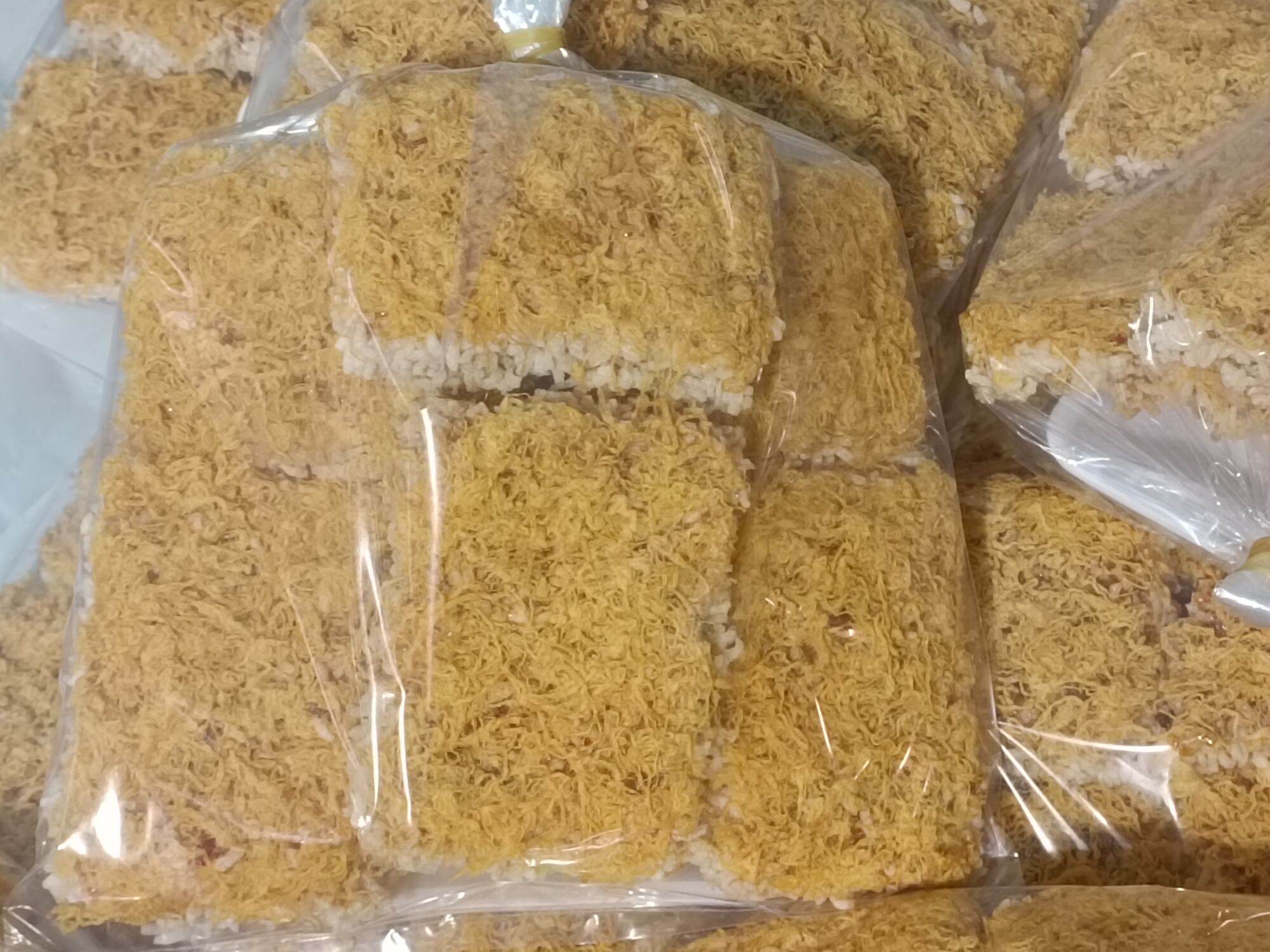 500gram cơm cháy gạo nếp siêu chà bông 89k